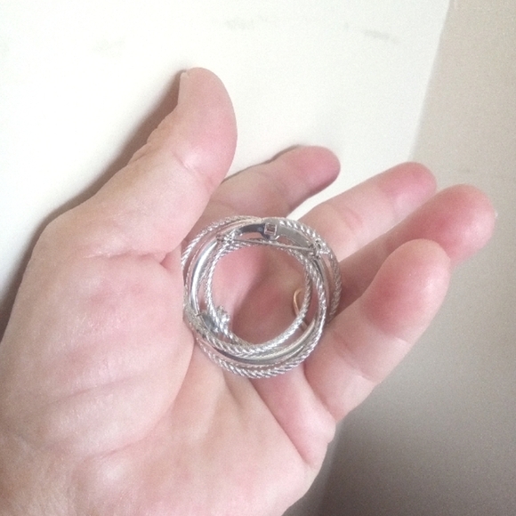 Vintage BROOCH Faux Pearl Interocking Circles Silver Tone 1980's Wreath Design - Picture 6 of 6